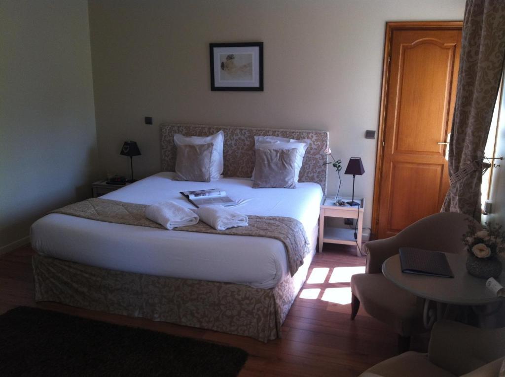 Bed and Breakfast Saint Graal Chamant Zimmer foto