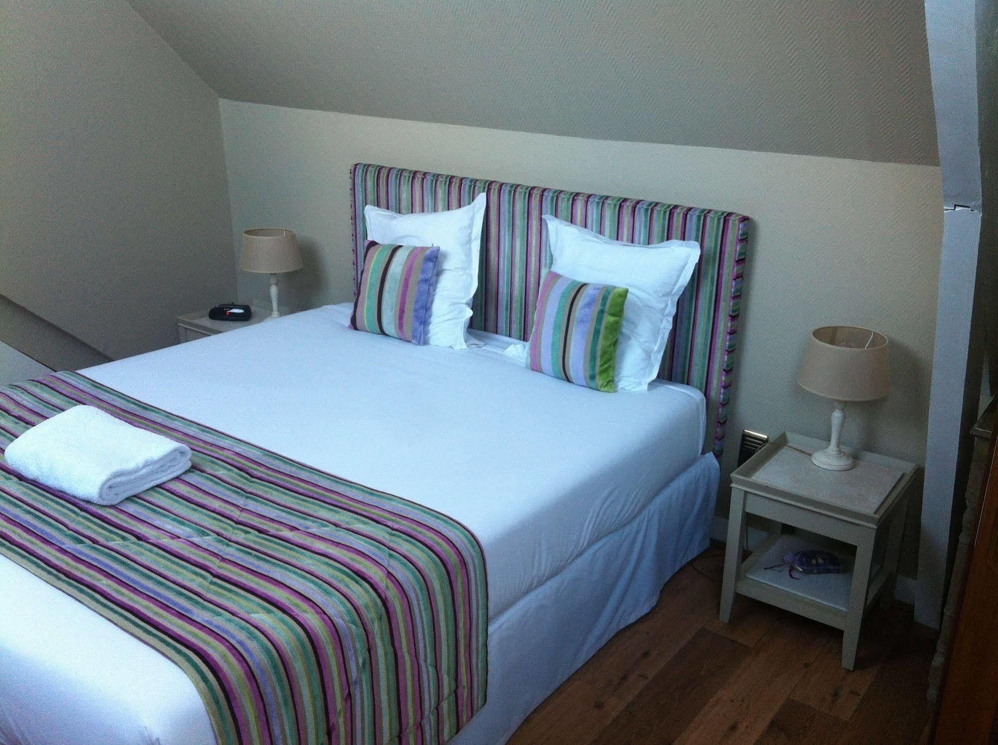 Bed and Breakfast Saint Graal Chamant Exterior foto