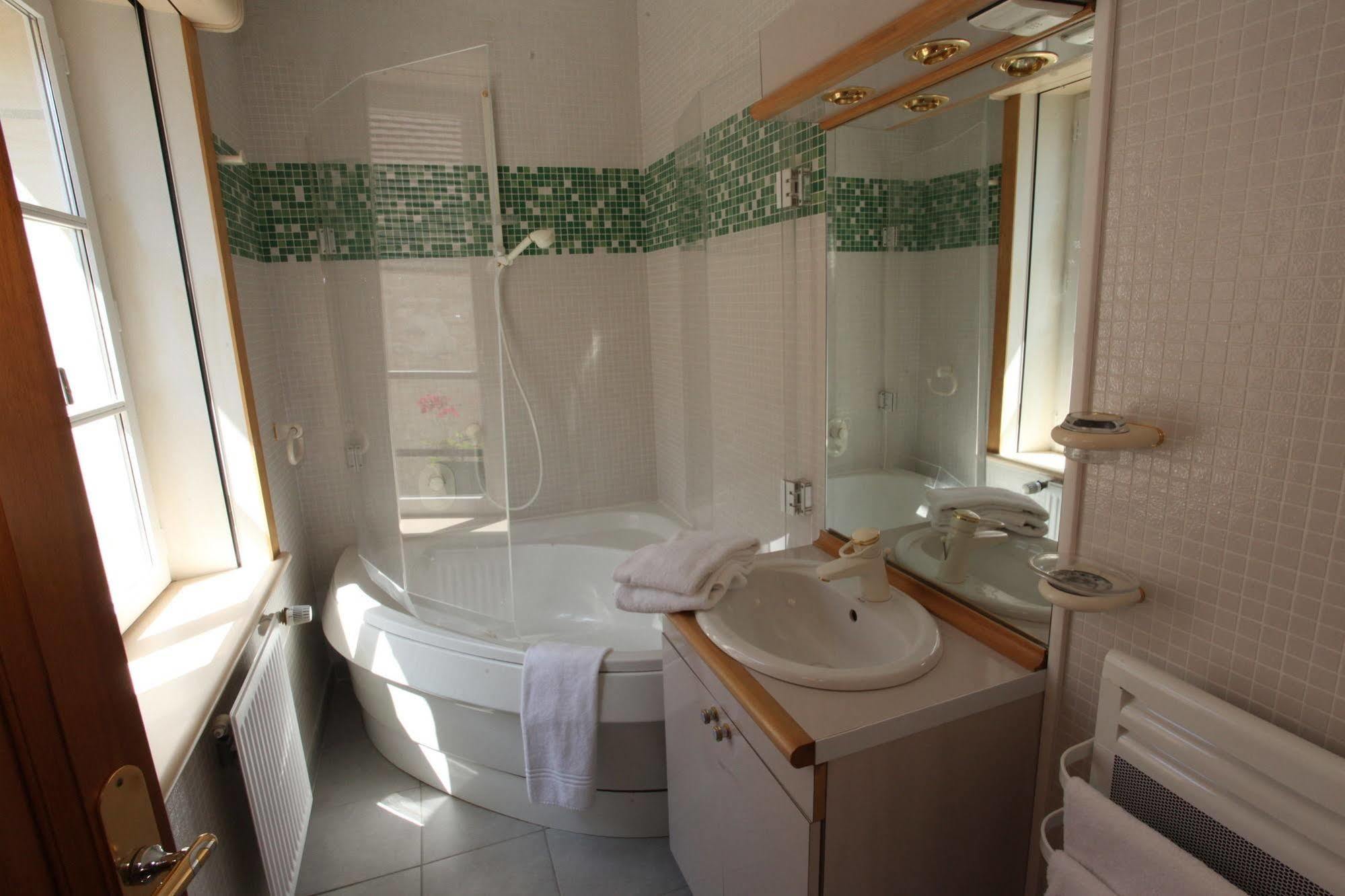 Bed and Breakfast Saint Graal Chamant Exterior foto