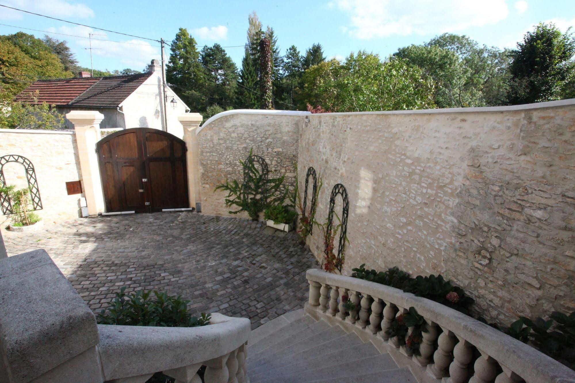 Bed and Breakfast Saint Graal Chamant Exterior foto