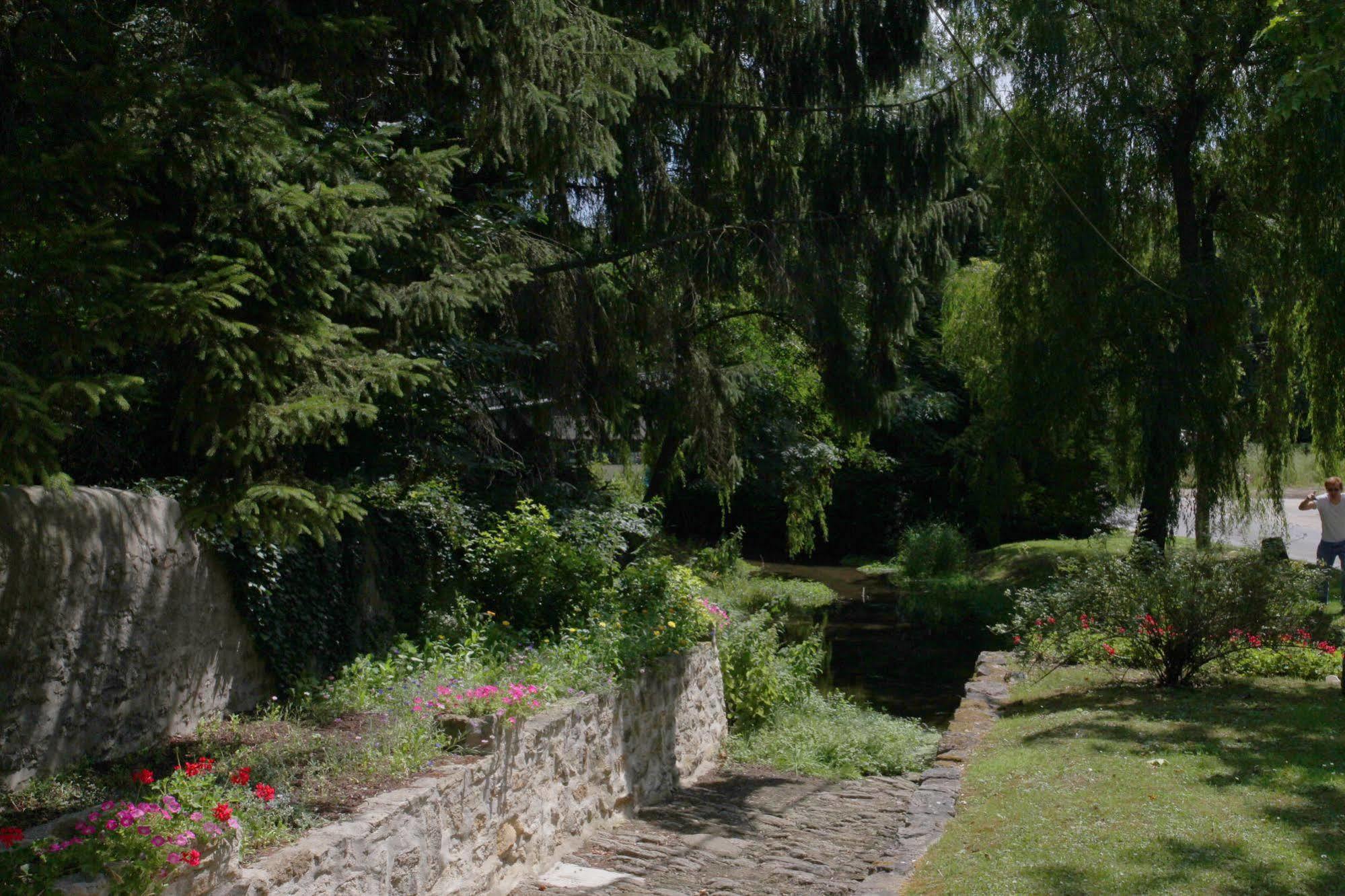 Bed and Breakfast Saint Graal Chamant Exterior foto
